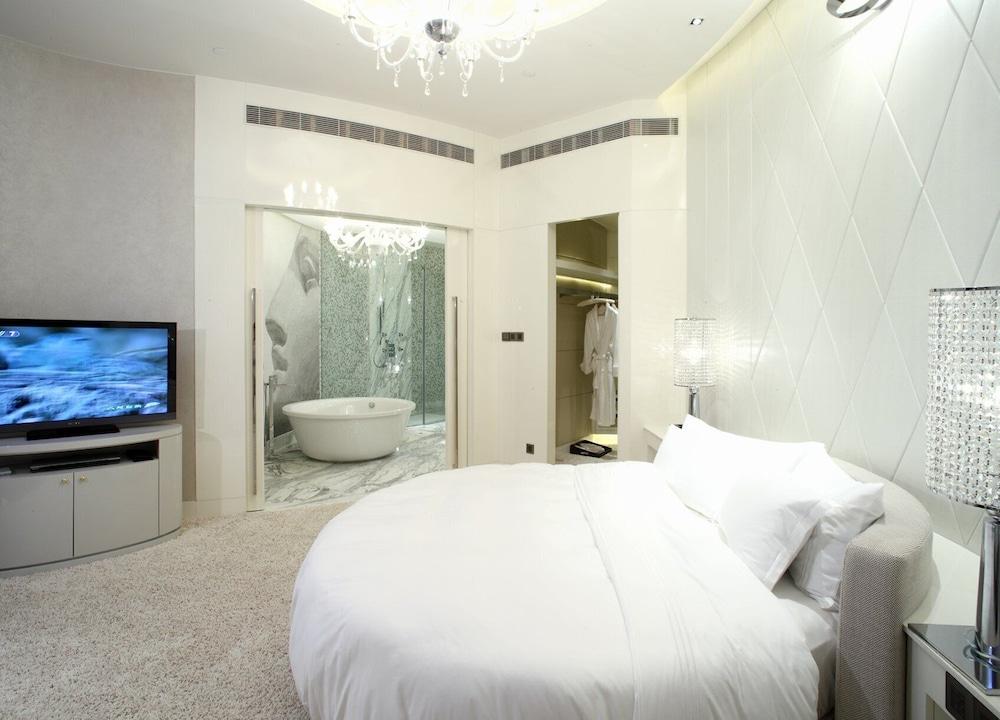 Hilton Shanghai City Center -Steps From Iconic Landmarks Wukang Mansion And Jing'An Temple Room photo
